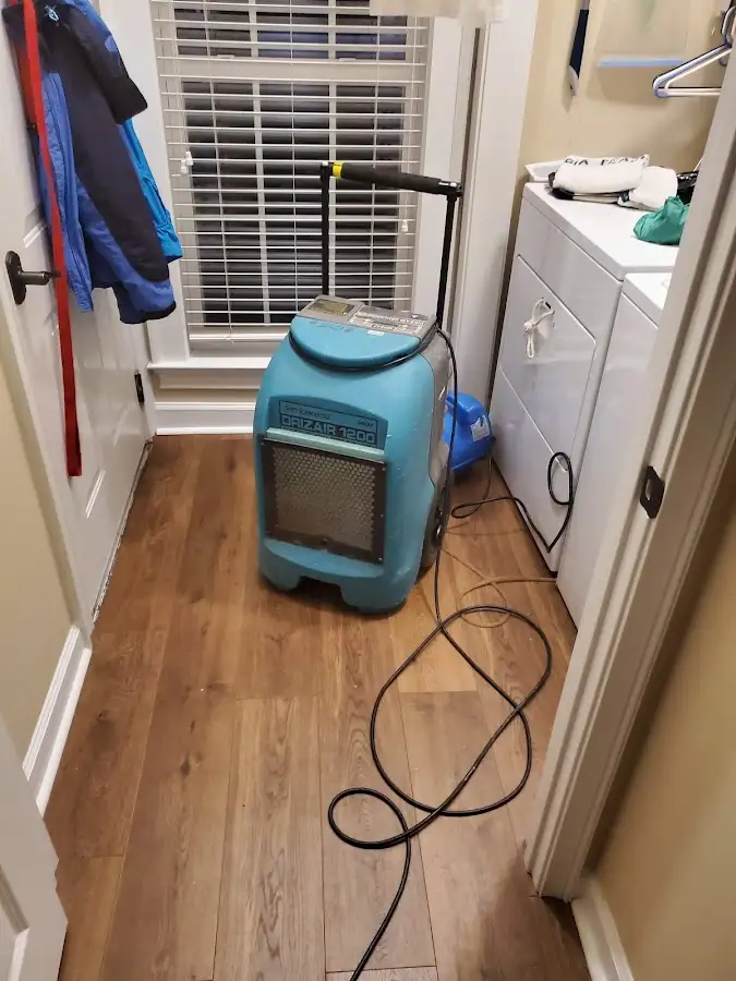 Commercial dehumidifier deployed for Crawl Space Restoration in Silver Lake